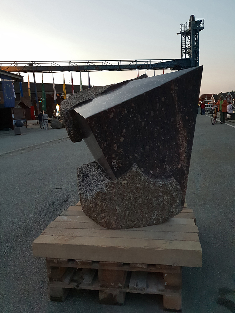 The Authority of the Line-Granite-2018-ca. 101x94x65 cm-Neustadt in Holstein 2